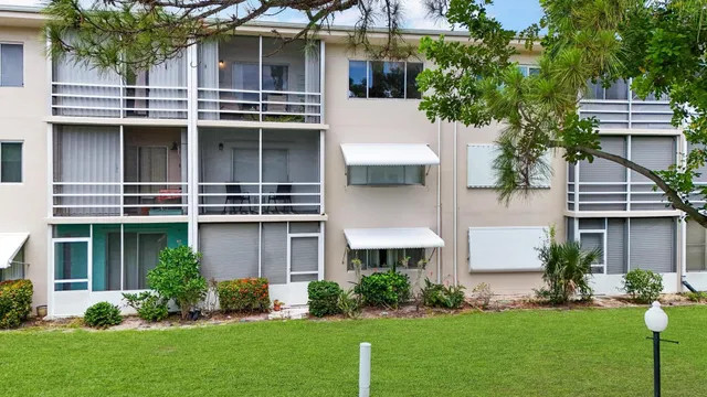 Unit 206 photo 20