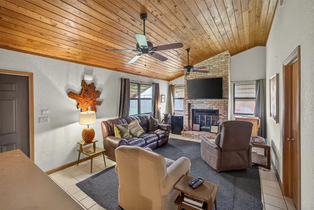 Residence photo 33