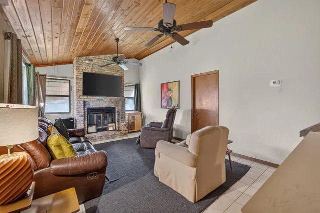 Residence photo 34