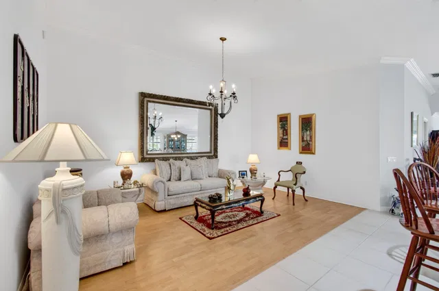 Residence photo 9
