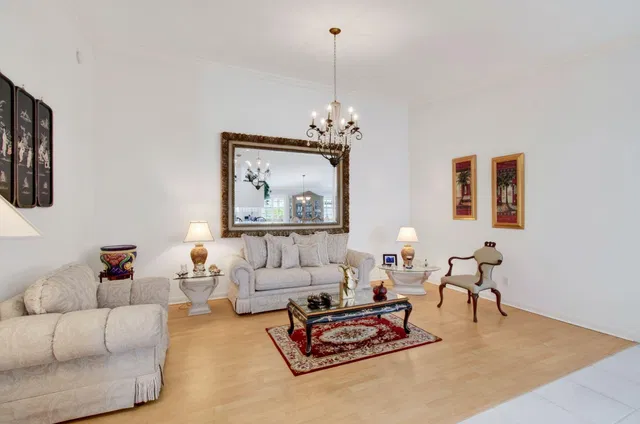 Residence photo 11