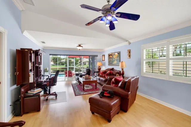 Residence photo 18