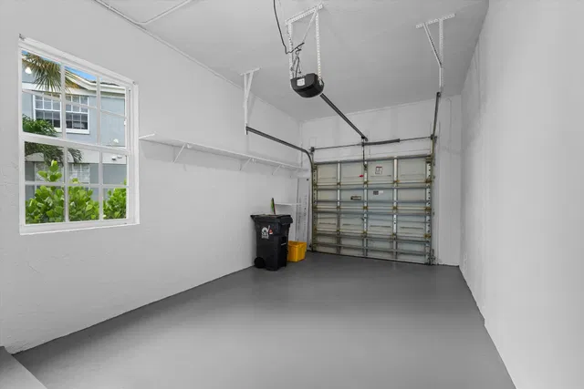 Unit A2 photo 35