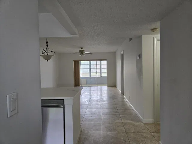  Unit 2140 photo 5