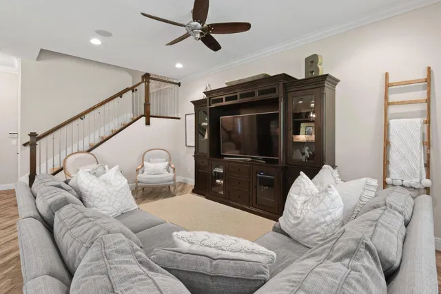  Residence photo 8