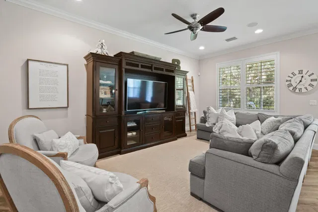  Residence photo 11