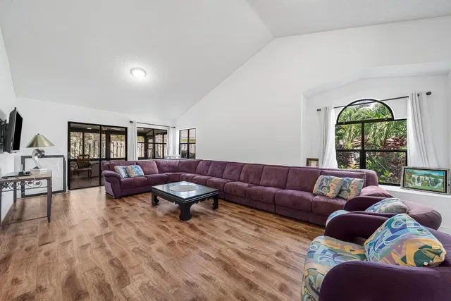 Residence photo 6