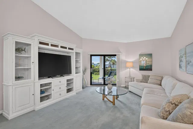 Unit 204 photo 2