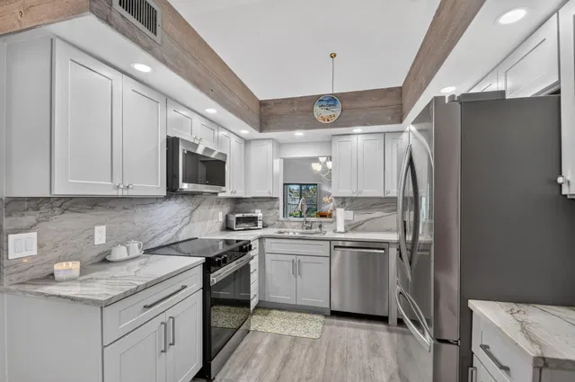 Unit 204 photo 13