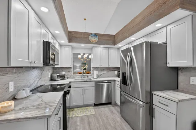Unit 204 photo 14