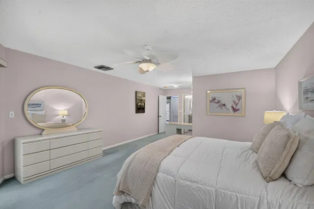 Unit 204 photo 22