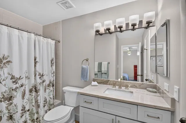 Unit 204 photo 37