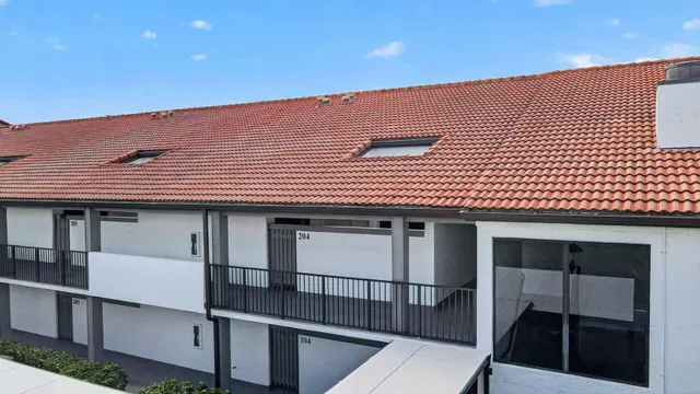 Unit 204 photo 58