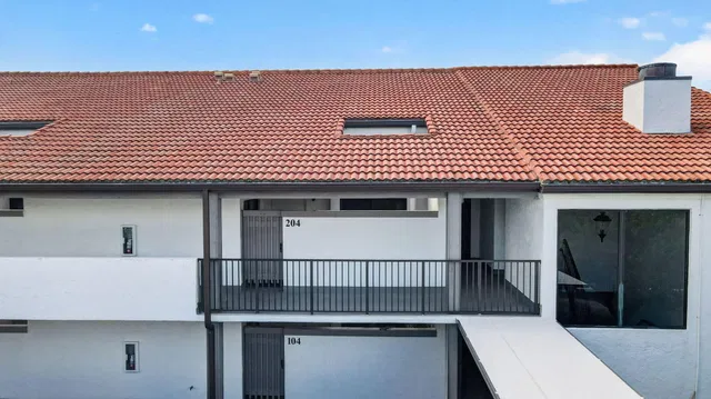 Unit 204 photo 59
