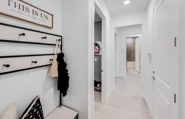  Unit Mystique 41 photo 15
