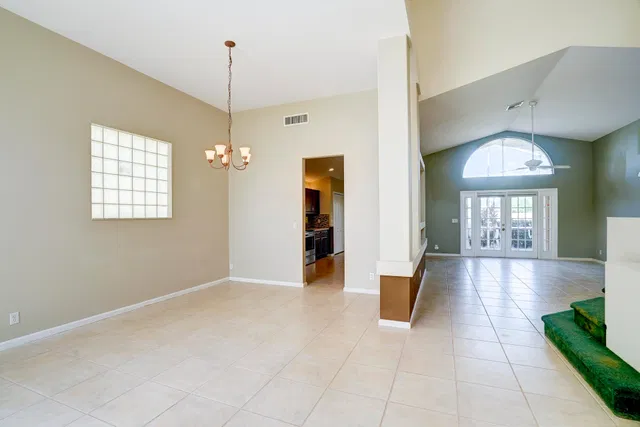  Residence photo 8