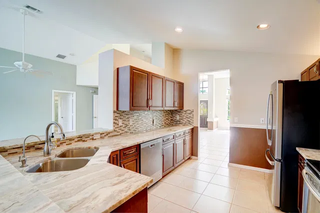  Residence photo 23
