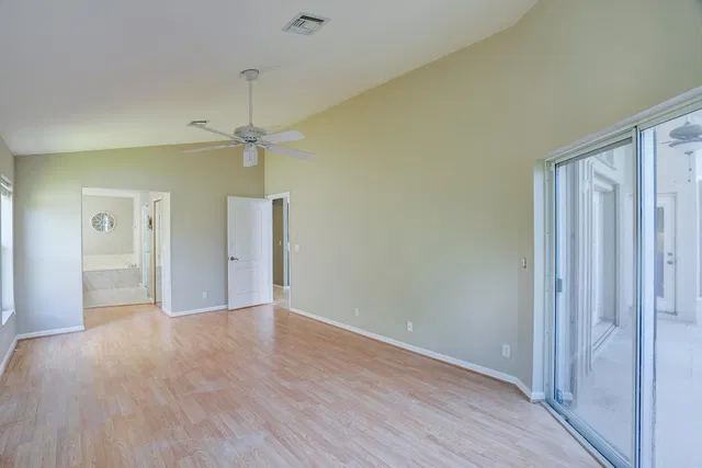  Residence photo 30