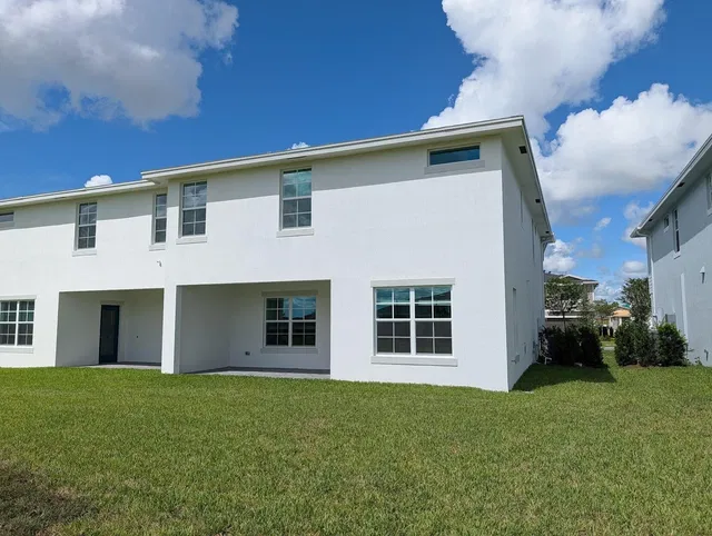 Residence photo 2