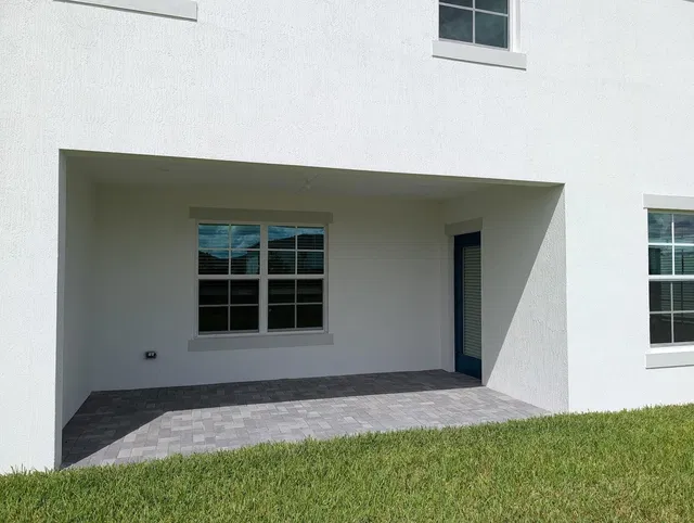 Residence photo 3