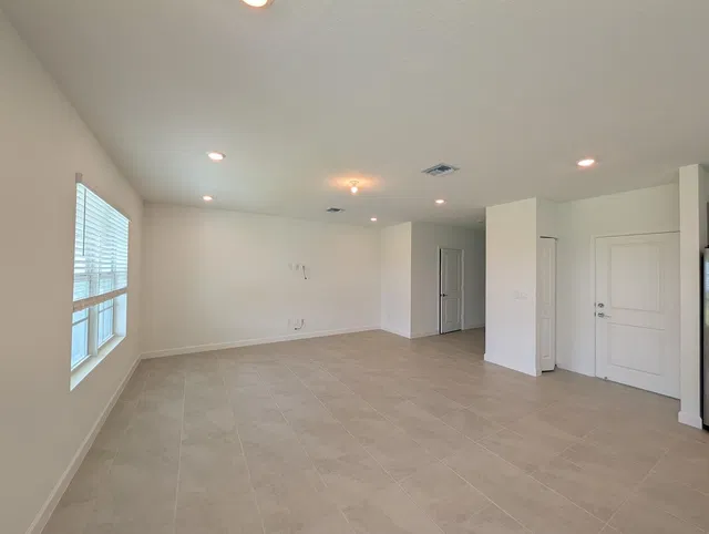 Residence photo 16