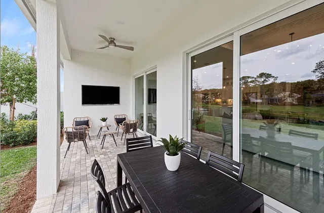 Avenir Unit 19 Mystique photo 16