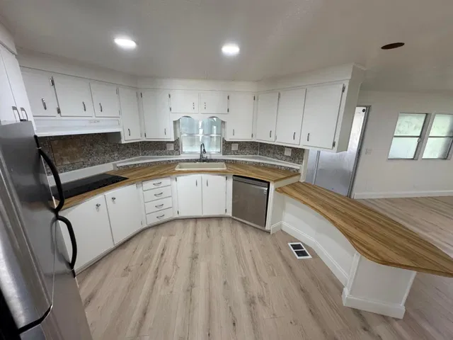 Residence photo 12