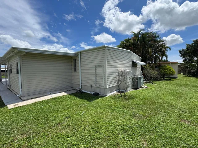 Residence photo 32