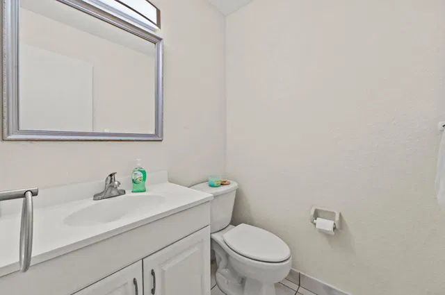 Unit C photo 12