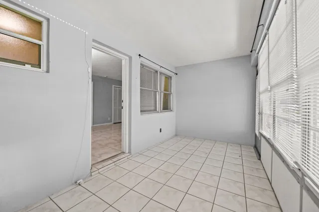 Unit C photo 20