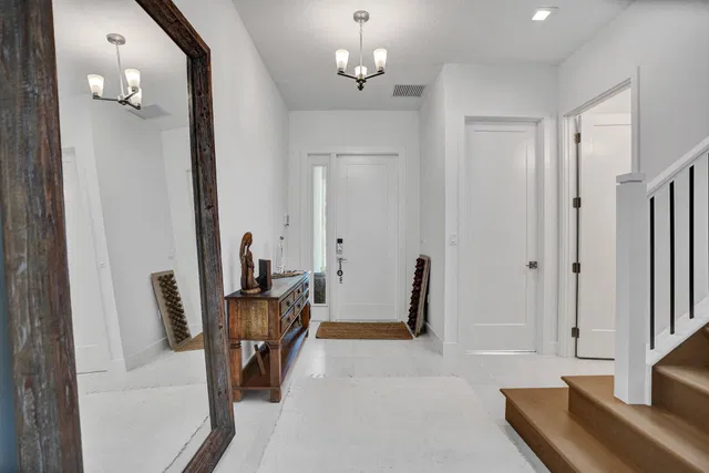 Residence photo 3