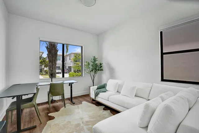 Residence photo 6