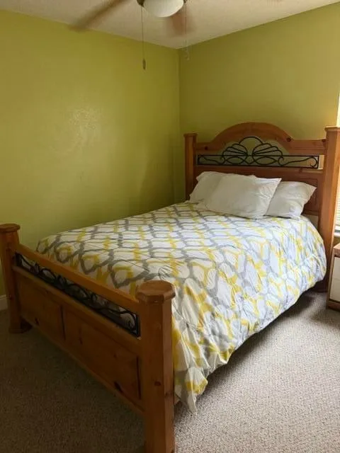 Unit B photo 17