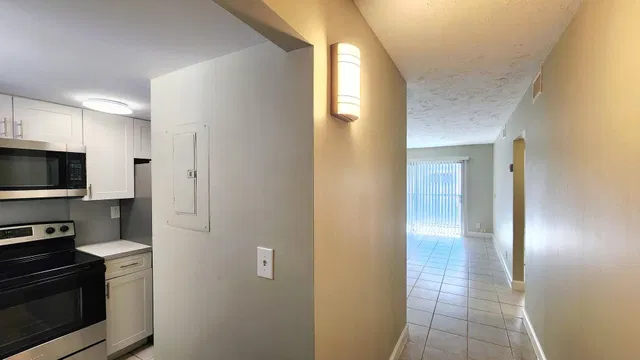 Unit D36 photo 3