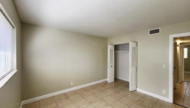 Unit D36 photo 9