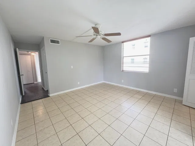 Unit 301 photo 21