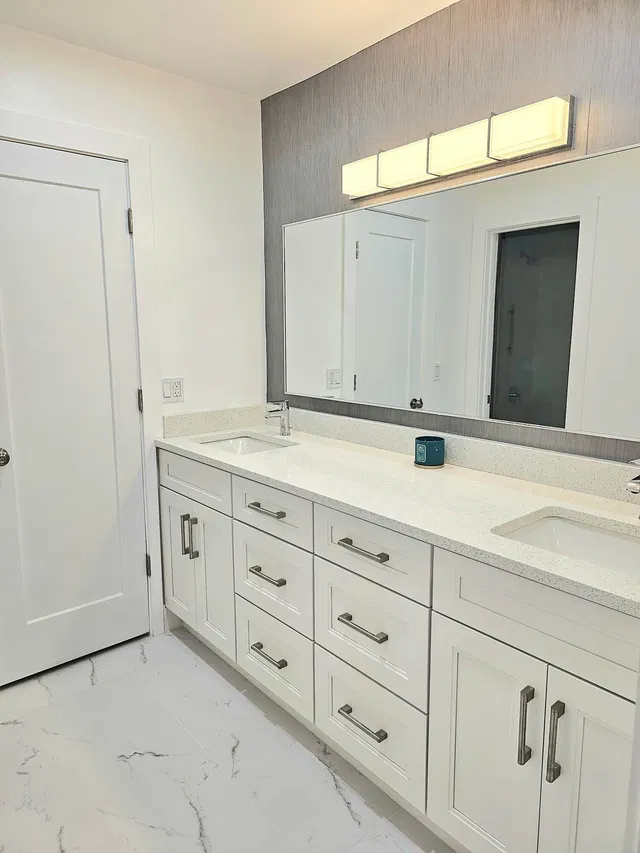Unit 201 photo 25