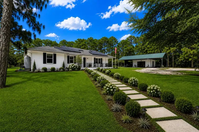 Residence photo 3