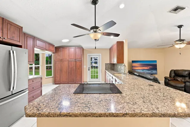Residence photo 18