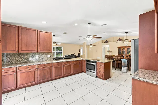 Residence photo 25