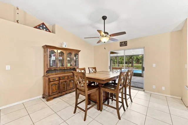 Residence photo 32