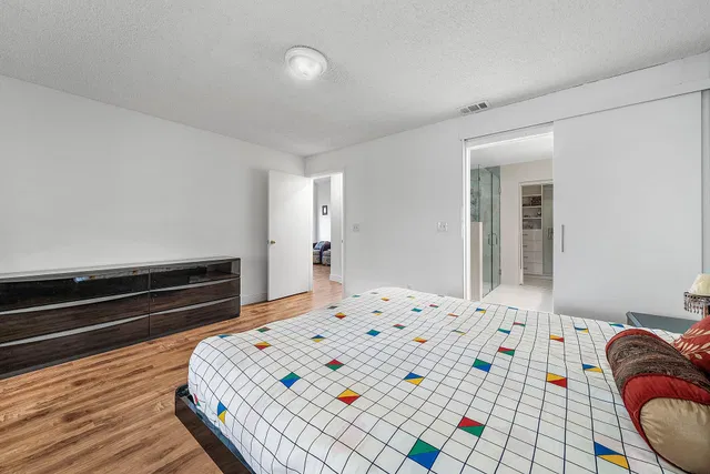  Residence photo 26