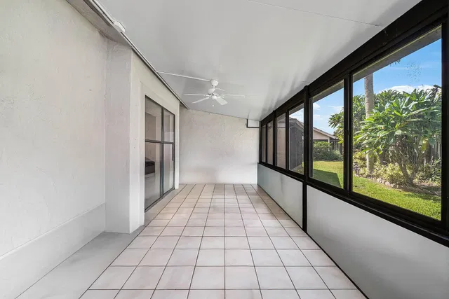  Residence photo 30