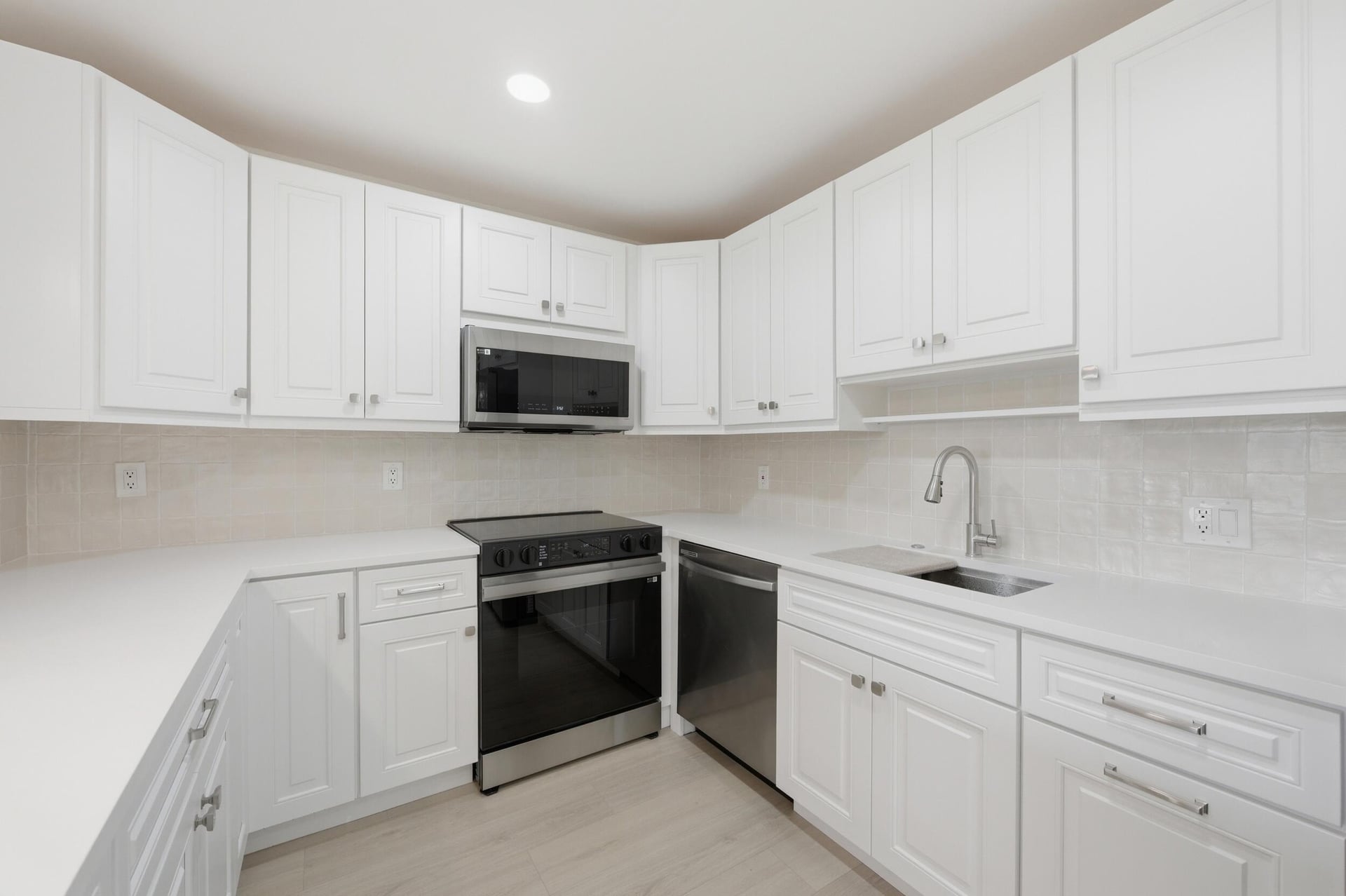Residence photo 17