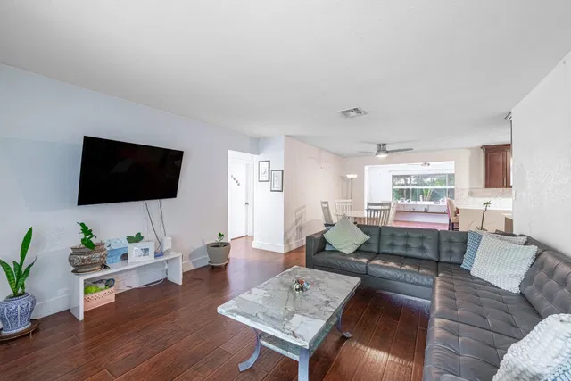 Residence photo 10