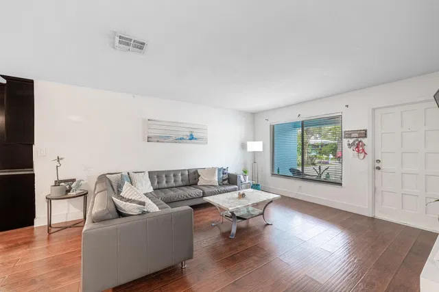 Residence photo 11