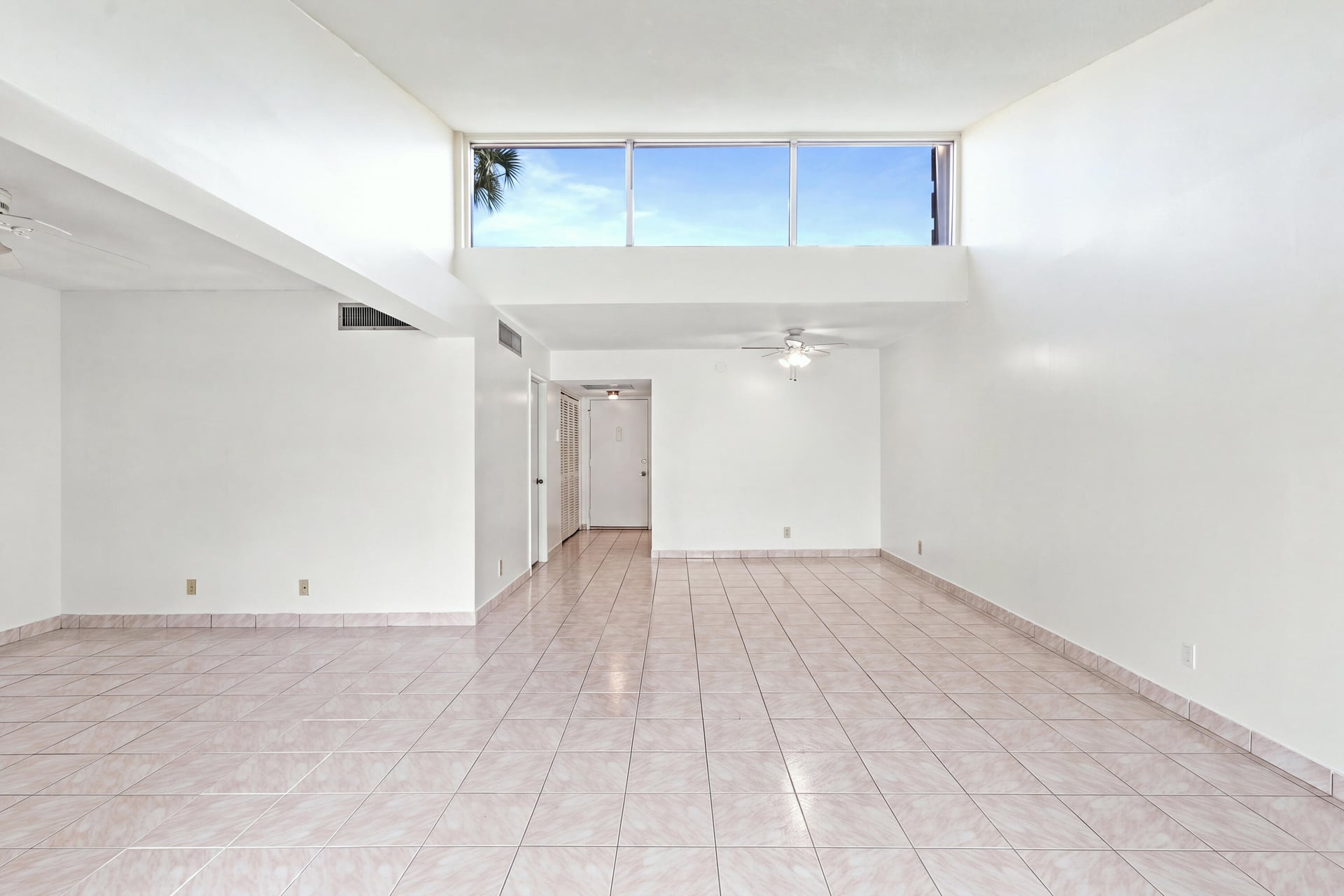 Unit 137 photo 15