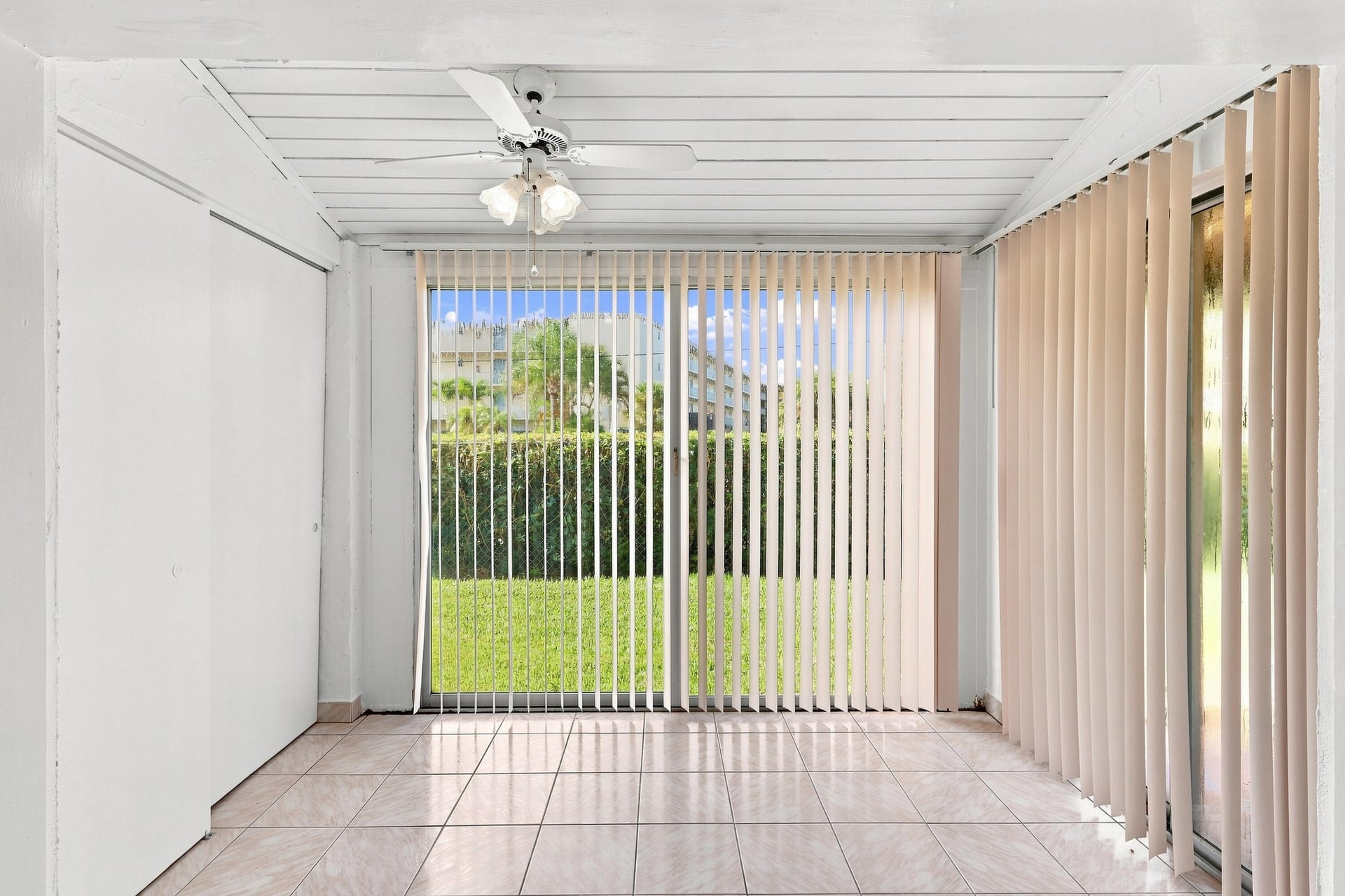 Unit 137 photo 22