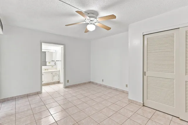 Unit 137 photo 24