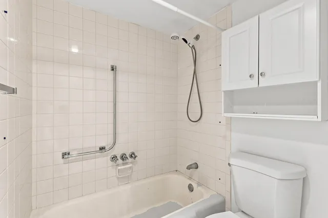 Unit 137 photo 27